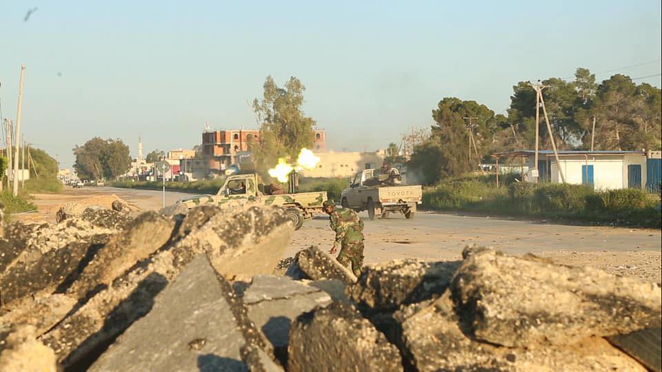 الجيش الليبي يسيطر على مواقع جديدة في عين زارة ويسقط طائرة تركية