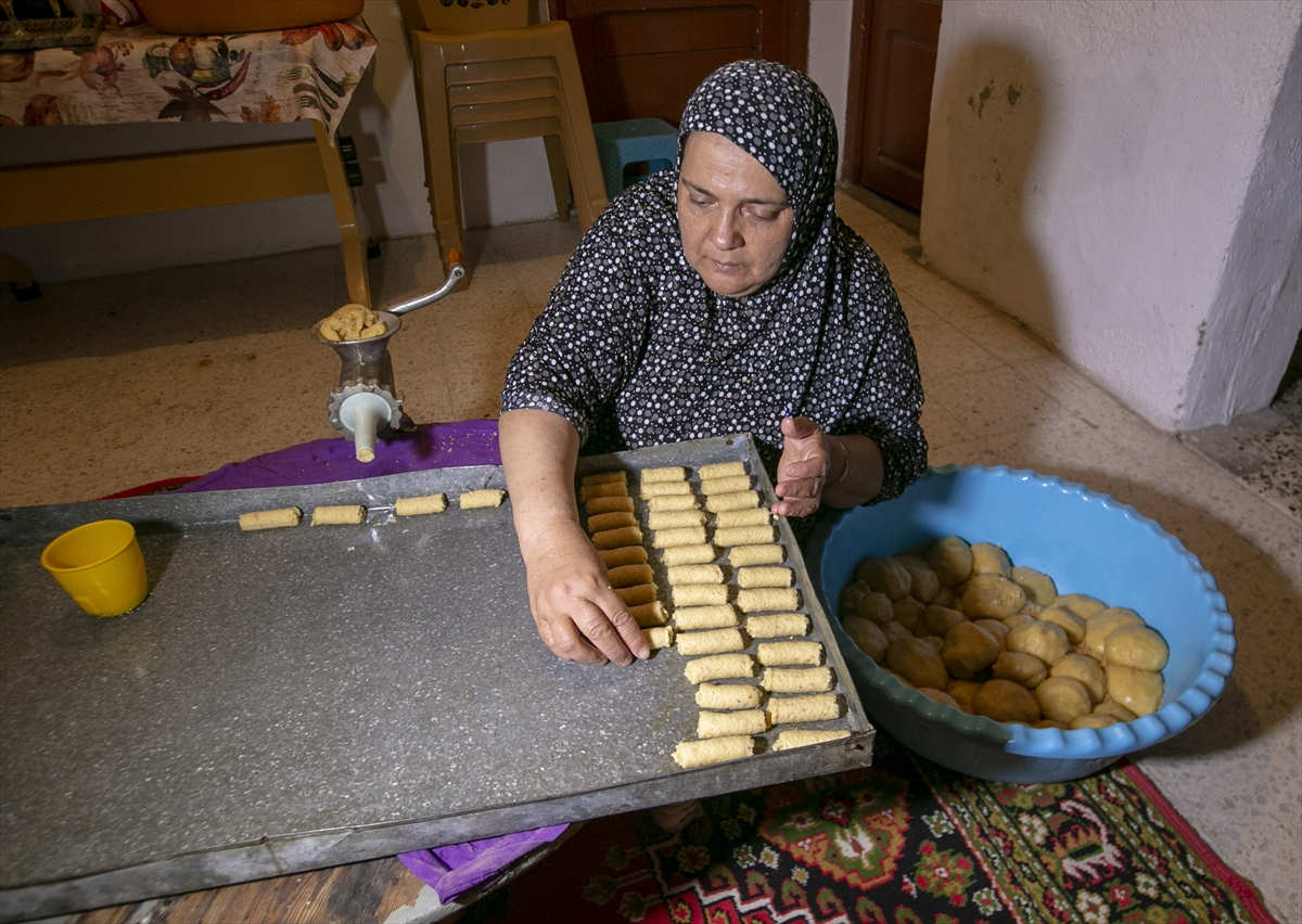 كورونا" يعيد رائحة حلويات العيد إلى البيوت التونسية